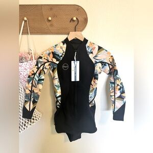 O’Neill Women's Bahia 2/1mm Full Zip Long Sleeve Surf Suit Size 6 NWT